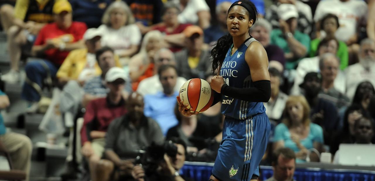 micdotcom:  Minnesota police walk away from their post after WNBA players support