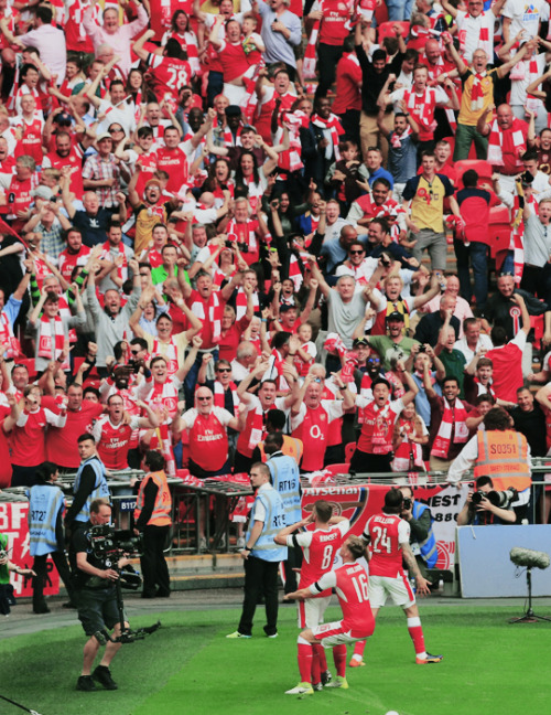 oliviergiroudd:  Aaron Ramsey of Arsenal celebrates scoring his sides second goal in front of the Ar