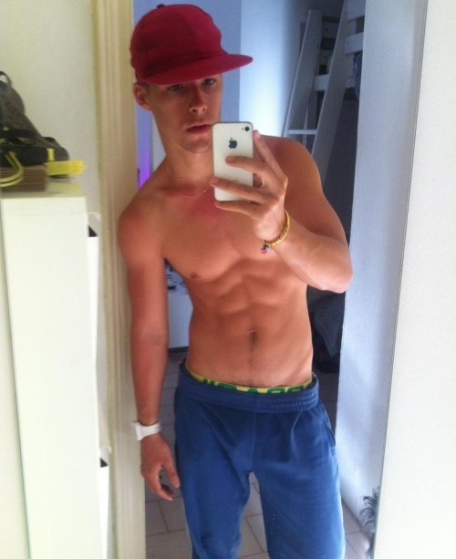 thegaysticky:  •-• via GaySticky.com •-•