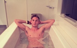 sandboytx:  Pure Perfection, Jaxon!  “Bath.”