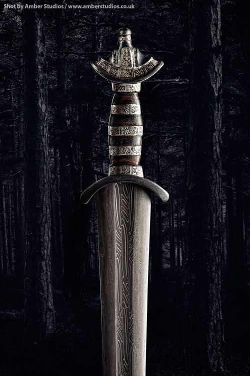 art-of-swords:Handmade Swords - The Gilling SwordMakers: Paul Macdonald | Owen Bush | Chris Grant | 