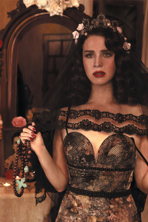 born to adore Lana Del Rey