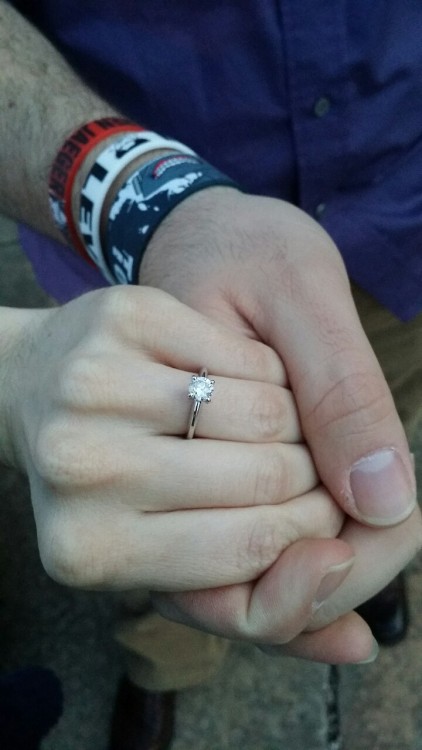 rudeinterruptions13: rudeinterruptions13: TAYLOR I GOT ENGAGED. I’M MARRYING MY BEST FRIEND!!! I’M S