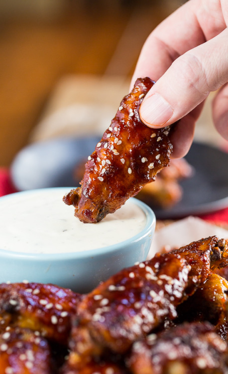 foodffs:Crock Pot Sweet and Spicy Sticky WingsQ.Q so hungry now!