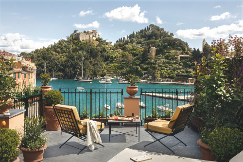 Belmond Splendido Mare - Full renovation of the hotel - Portofino - 2021
included the 5 finalists shortlist for Ahead Award Europe for the best hotel renovation 2021
design team: F. Scarpi - STAF - Fiesole - Florence
Interior Design by Festen ,...