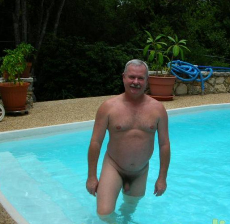 sp000:  Bill: One of the hottest daddies to ever walk the earth.  STILL the hottest guy ever!