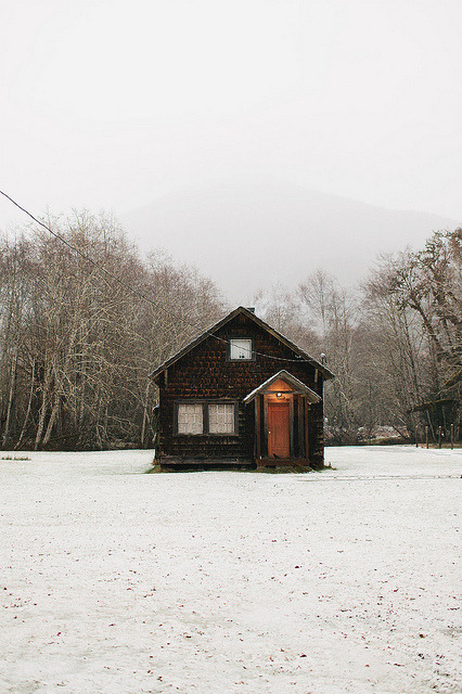 convexly:Cabin by jordanvoth.com on Flickr.