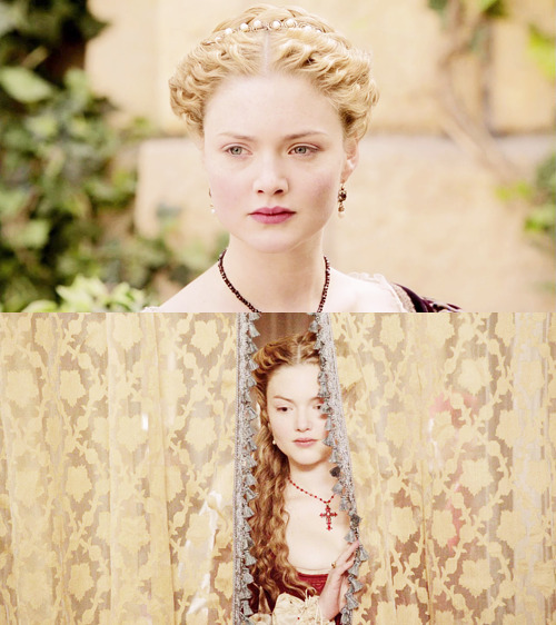 elizabethtudors:  i am a borgia and i feel unloved