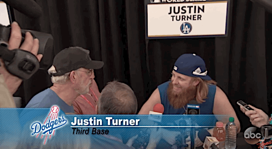 gfbaseball:  Jimmy Kimmel’s Dad at World Series Media Day
