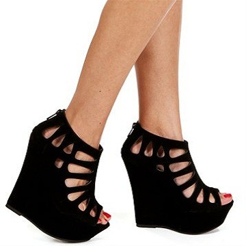 ilovecuteshoesblog:  Black Laser Cut Out Wedge at ILoveCuteShoes.com