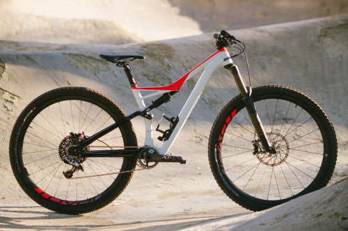 (via Öhlins RXF Fork - First Look - Pinkbike)