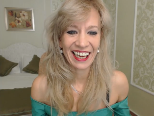 Sexy granny Carmen having a laugh on camhttp://www.bangmecam.com/en/chat/DivineCarmenhttp://www.bangmecam.com/en/modelswanted