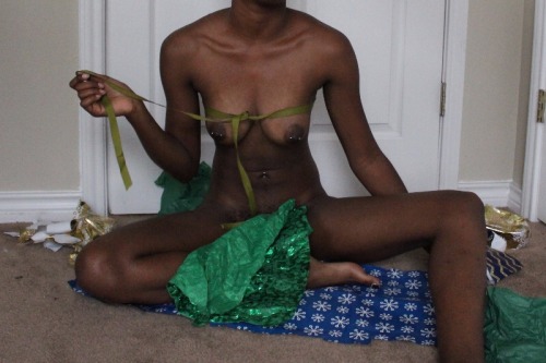 salaciousdaze:  Unwrap me 