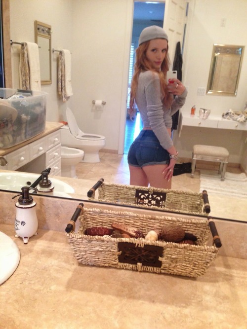 Porn hot-celeb-posts:  Bella Thorne  photos