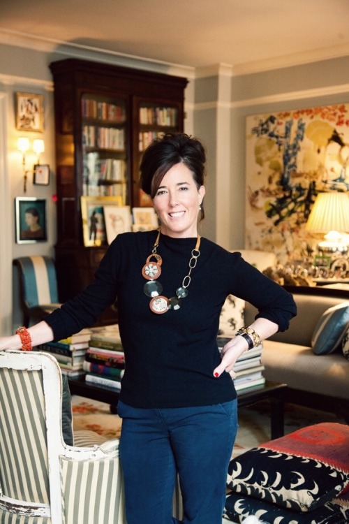 La industria de la moda de luto.Fallece la diseñadora Kate Spade a los 55 años.#AGDLMSe suicidó esta