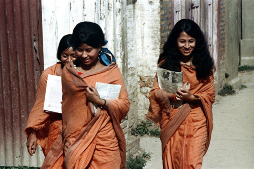 vintageeveryday:99 fascinating photos capture people of Kathmandu, Nepal in the early 1970s.