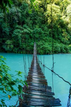 visitheworld:  Crossing Río Ixcan / Guatemala (by   Abel Juarez). 