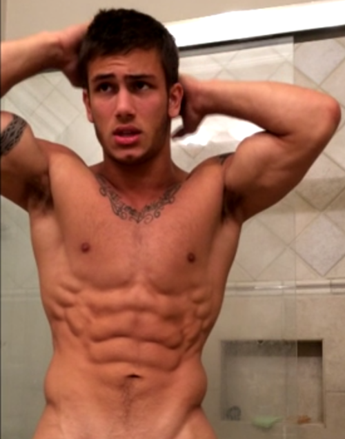 justjeansnme:  Everybody’s favorite masturbation miester- Michael Hoffman