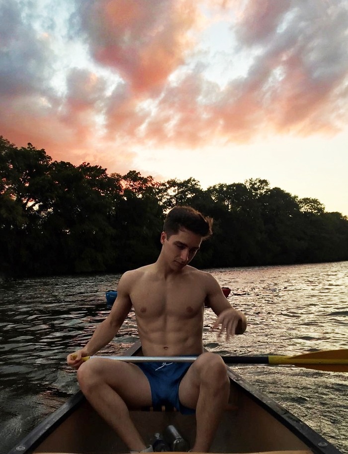 🐧 You Must Be Gay+ To View This Blog*