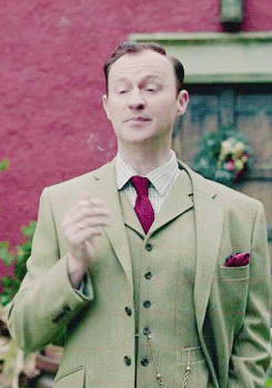 kedgeree11:  enigmaticpenguinofdeath:  Sherlock what are you talking about - he doesn’t