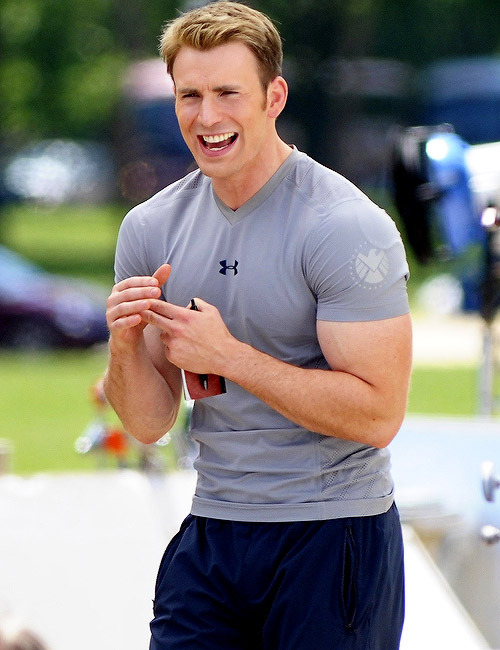 i-will-not-be-caged:thechrisevans:May 14, 2013Somehow I’ve never noticed the SHIELD logo on hi