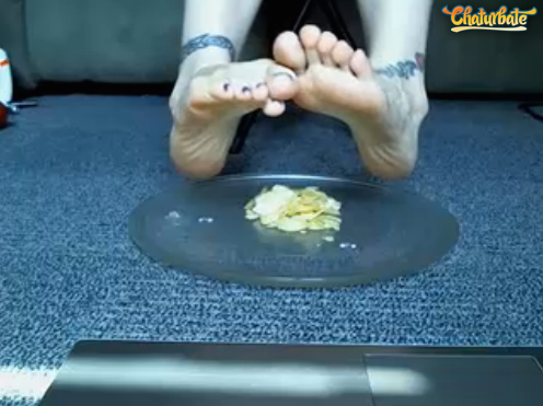 Hungry to a mid afternoon snack? SaltysSweetToes loves to cater to your foot fetishes! 