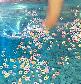 https://64.media.tumblr.com/003e56232545ec2a96886bc02369d053/tumblr_oqiqp5ieSo1v7al35o1_400.gif