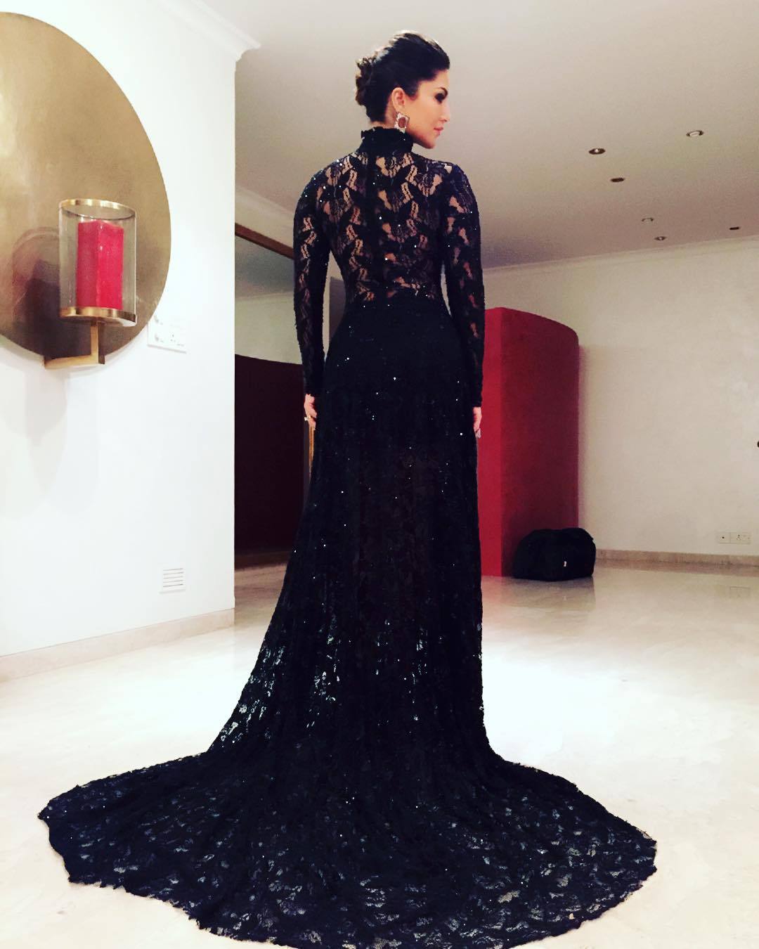 The back of the dress by @rohinigugnani @instagladucame and styled by @hitendra1480