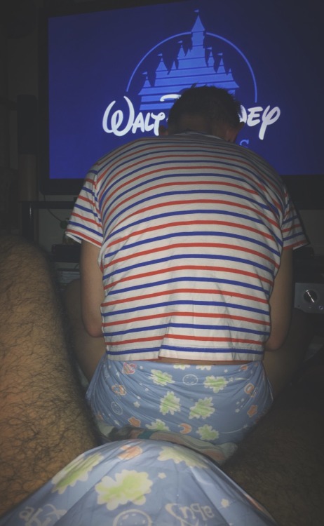 abenjaminbutton:  Tried out the new Abu Space diapers with @lilscruff tonight and met some new frien