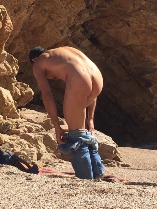 ofbeachesandmen2: Do check out my blog for pictures of myself and other gay nude gay stuff: w
