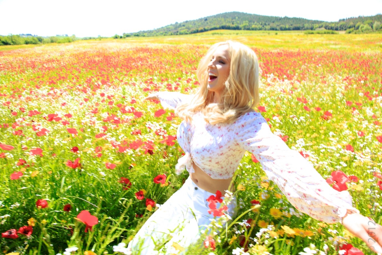 sbla7295:  Jordan CarverPoppies