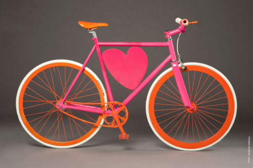 cutesign:Cute bicycle with a heart motif to motivate you to ride more, by Spanish designer Agatha Ru