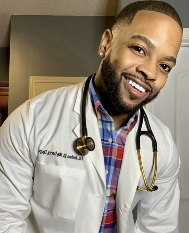 xemsays:xemsays:xemsays:DR. MAYBERRY 👨🏽‍⚕️ standing on the front lines of this COVID-19 pandemic.black. educated. professional. T H I C K 💪🏾hailing from TENNESSEE 👨🏽‍⚕️🥼👔😈https://www.instagram.com/tv/B-viux_Axkg/?igshid=1u0yl31qsr3b4Xem