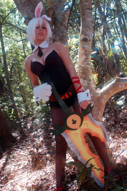 phantomsolari:Bunny Suit Riven by *Yusettemeeh