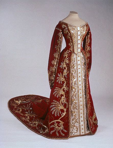 Russian court dresses, late 19–early 20th centuries1. Court dress worn by Maria Feodorova, 188