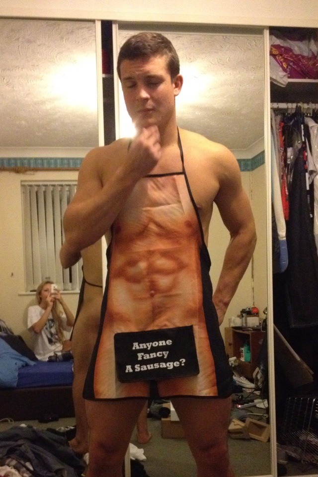 hotcunts:  Now that is a straight guy with confidence