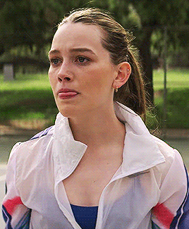 Victoria Pedretti As Love Quinn In You Netflix Season 2