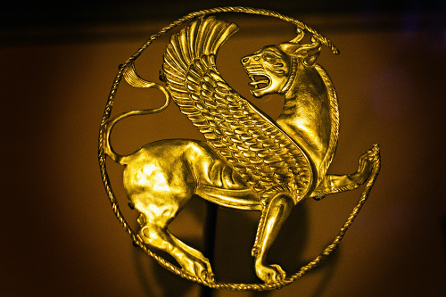 historyarchaeologyartefacts:Achaemenid golden ornamental roundel from the reign of Artaxerxes II, fe