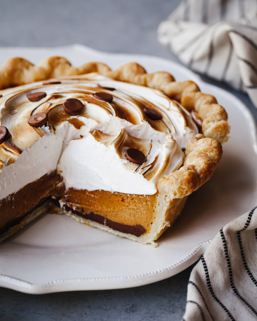 sweetoothgirl:S'mores Black Bottom Pumpkin Pie