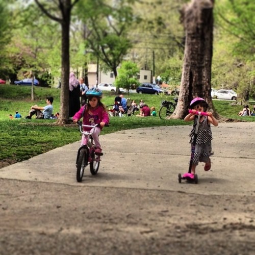 drumminglarrylar: Ella and her BFF (at Clark Park Tot Park)