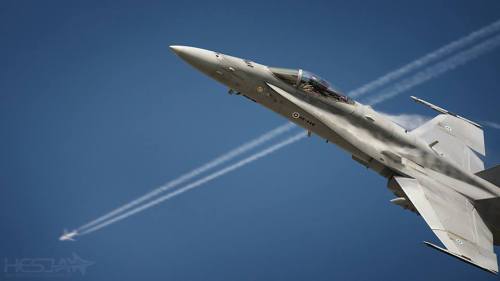 toocatsoriginals:  Finnish F-18C Hornet - NATO Days 2014 Photo: Hesja Art 