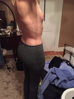 oursexydays:  Checking the fit of her new workout pants