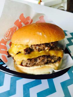 yummyfoooooood:  Double Cheeseburger