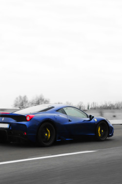 avenuesofinspiration:  Rolling Speciale | Photographer © | AOI