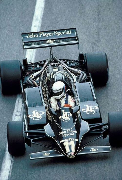 itsawheelthing:  what we miss … raw powerElio de Angelis, JPS Lotus-Ford 91, 1982 Monaco Grand Prixthe 91 was the car that brought Elio’s first Grand Prix success, at the Österreichringit was also the last Lotus Chapman made with a Cosworth engine,