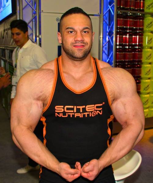 big-strong-tough:  Matt Burzacott