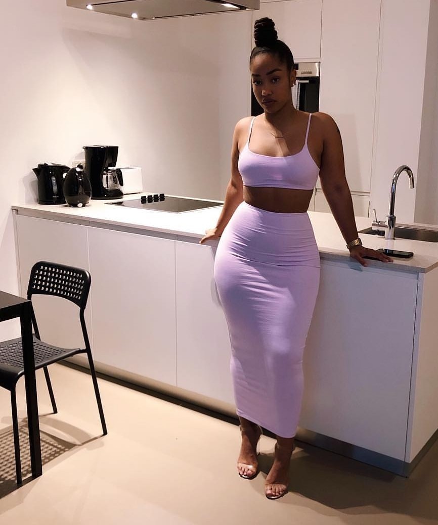 kingjazziedad:  DeliciouslySexy. Petite. Shortie. BootiDelicious.Ms Sesylis 💜💜💜