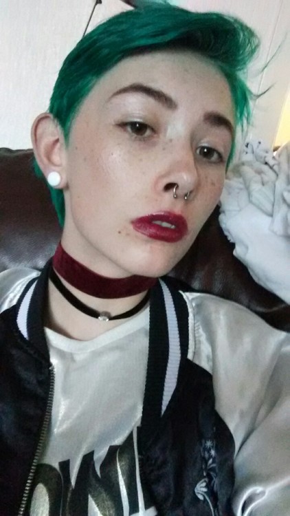 punktearz:edgi (they/them)