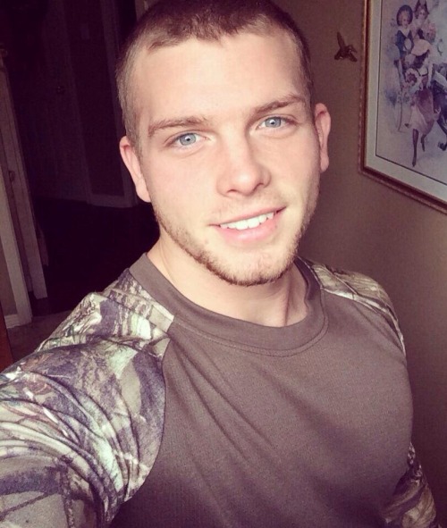 txcwbysexy:  txcwbysexy:  This country boy is a fucking stud  Damn Sexy Stud