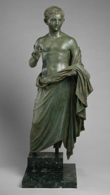 theancientwayoflife:~Bronze statue of an